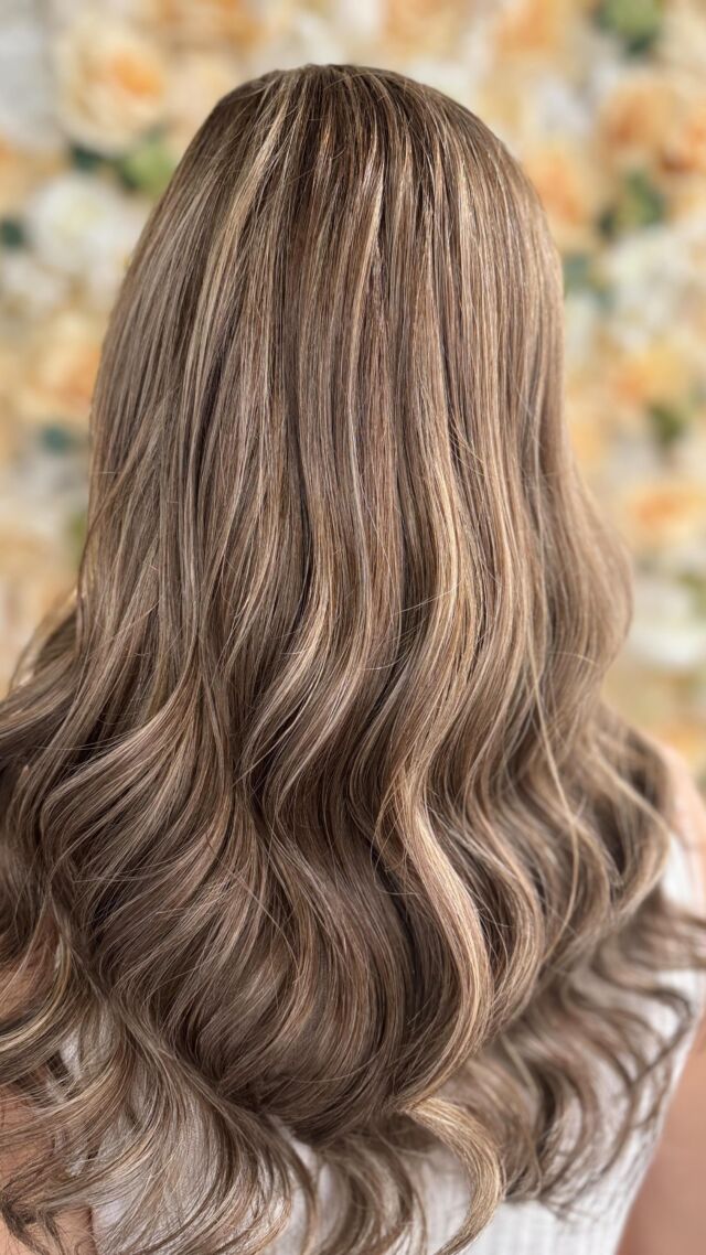 Vorher- und Nachher-Bild meiner Lieblingskundin Natalie! Sie liebt es, jedes Mal etwas Neues von mir zu bekommen. Natalie freut sich immer sehr auf ihren Friseurbesuch bei Private Hairlounge! Es ist ein Vergnügen, ihre Haare zu stylen und ihre Erwartungen zu übertreffen. Sie ist nicht nur eine Kundin, sondern auch eine gute Freundin geworden. Ihre Zufriedenheit und ihr Lächeln nach jedem Besuch sind meine größte Belohnung.

 #FrisurenInspiration #NeuerLook #Haarpflege #Haartrends #Haarfarben #Haarschnitt #FrisurenTrends #Haarliebe #Haarstylist  #Haarprodukte #Haargesundheit #Haarverlängerung #Haarglätten #Locken #Frisurenideen #Haarinspiration #Haarhöhepunkte #Haarwellen #Haarstruktur #Haarqualität #Haarverdickung #Haarvolumen #Haarstylingprodukte #Haarfarbentrends #Haarfarbenideen #Haarfarbeninspiration #Haarschnittstile #Haarschnittideen #Haarschnittinspiration